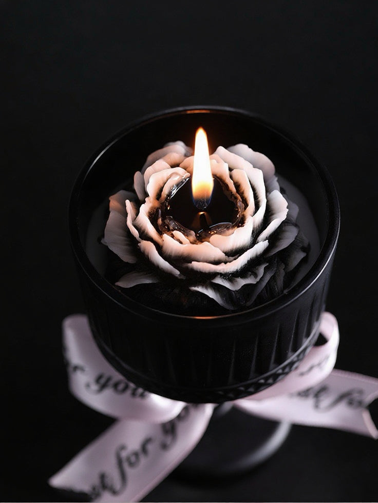 Vela aromática en forma de camelia · Cera de soja 100% · Vaso de cristal elegante