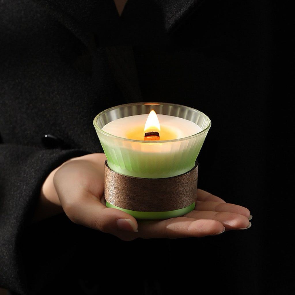 Vela aromática vegetal · Cera de soja 100% · Pabilo de madera · Relajación natural