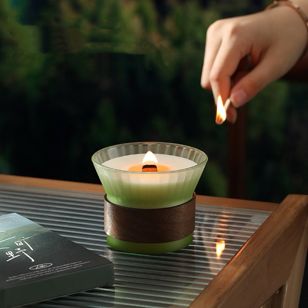 Vela aromática vegetal · Cera de soja 100% · Pabilo de madera · Relajación natural