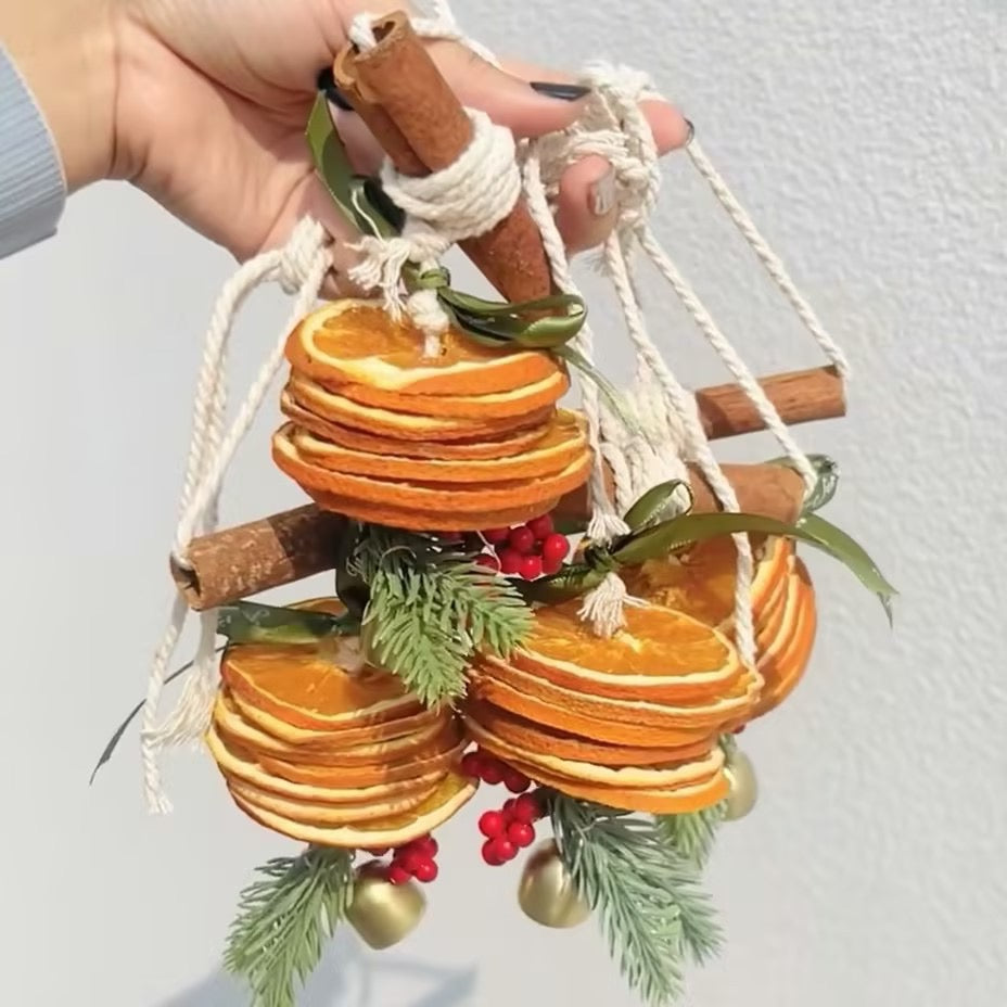 Colgante Aromático con Naranja Seca y Canela – Decoración Natural para Coche o Hogar
