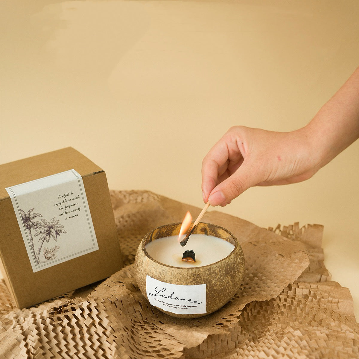 Vela Aromática Artesanal en Cáscara de Coco