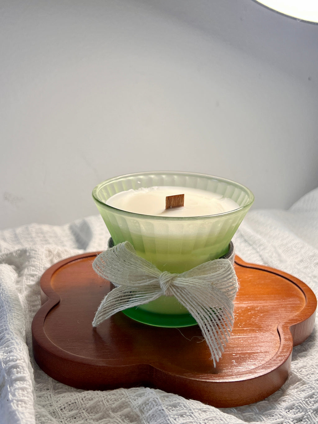 Vela aromática vegetal · Cera de soja 100% · Pabilo de madera · Relajación natural