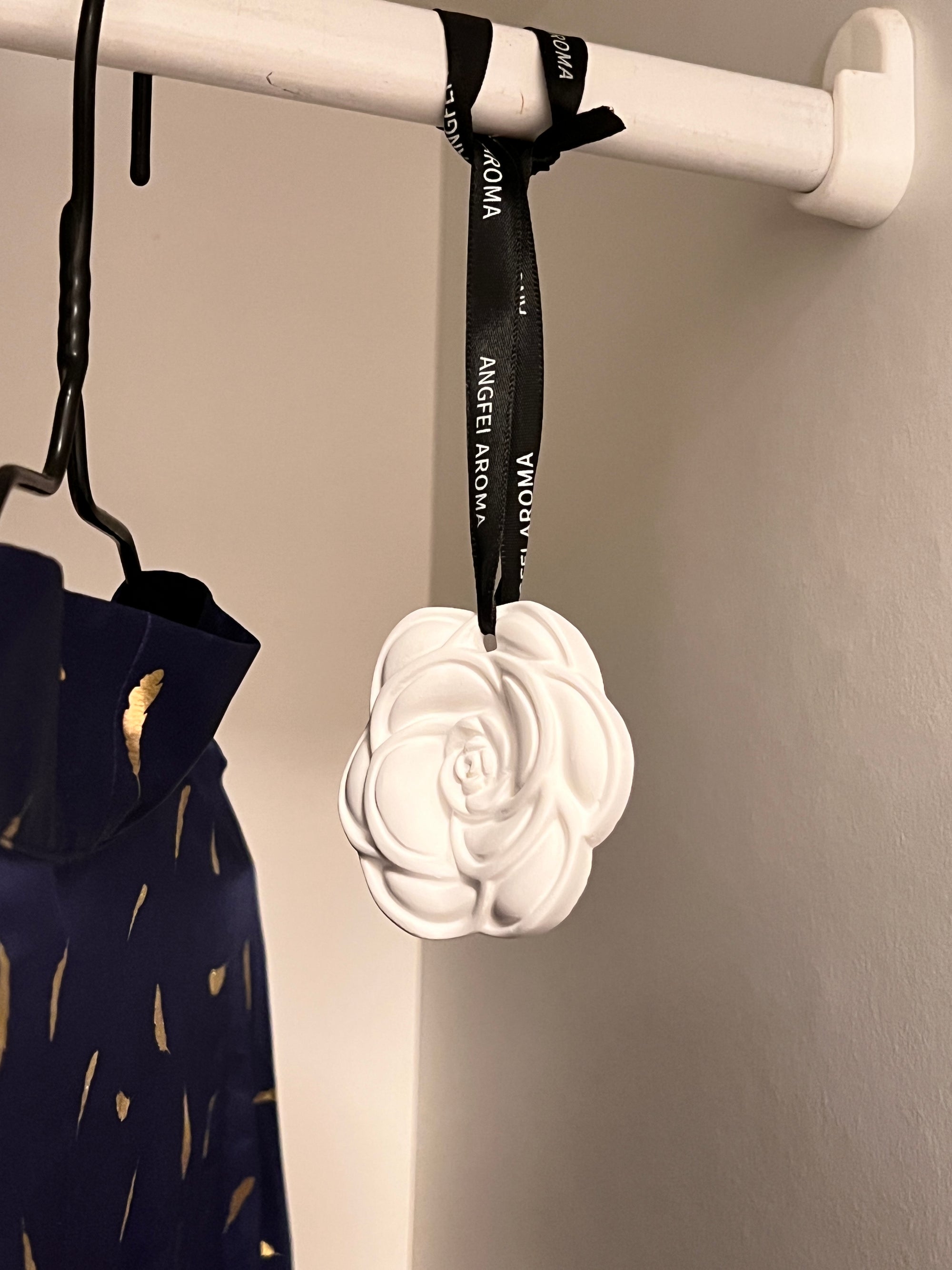 Ambientador Colgante de Camelia Blanca